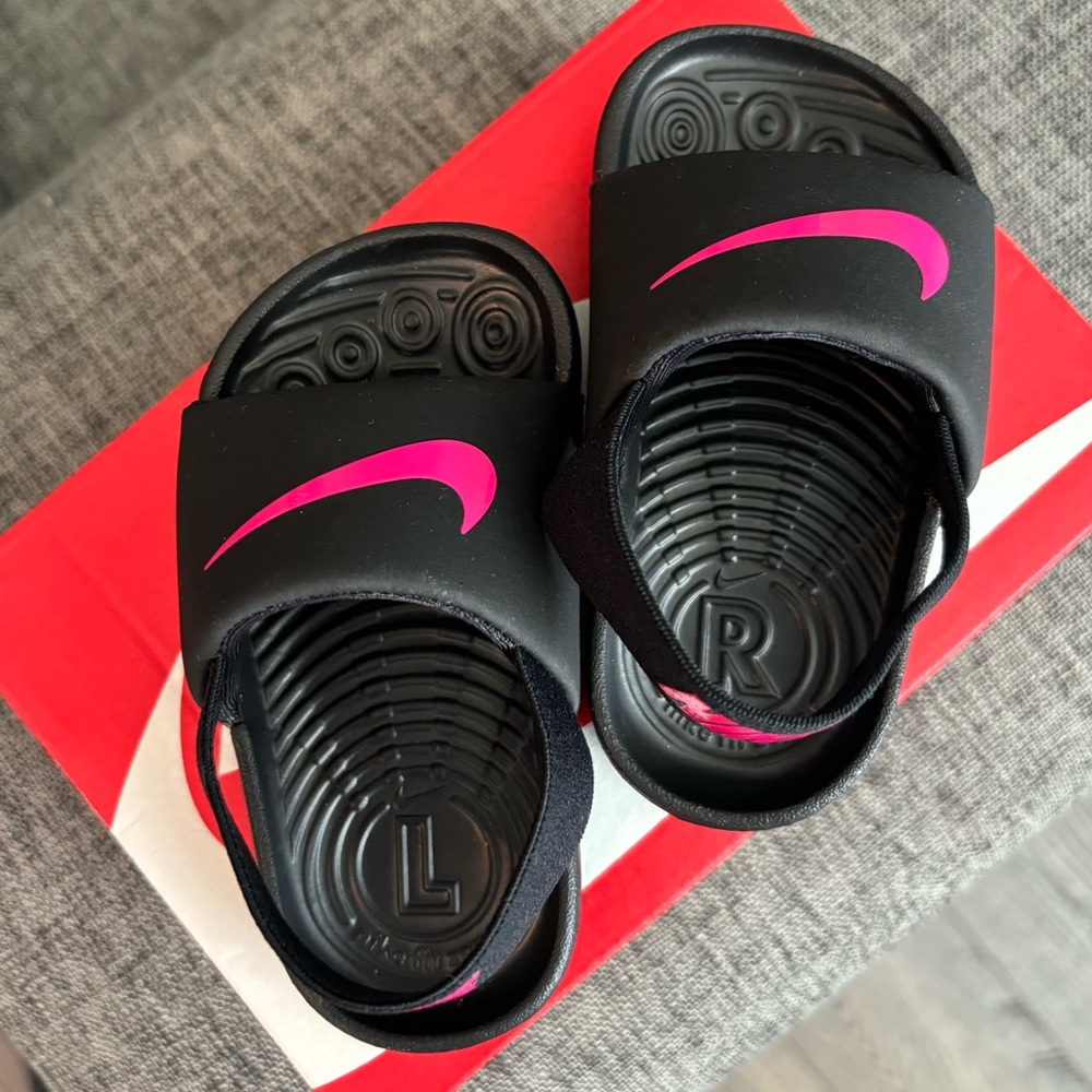 NEW Toddler Size 5c Nike Kawa Slides!
